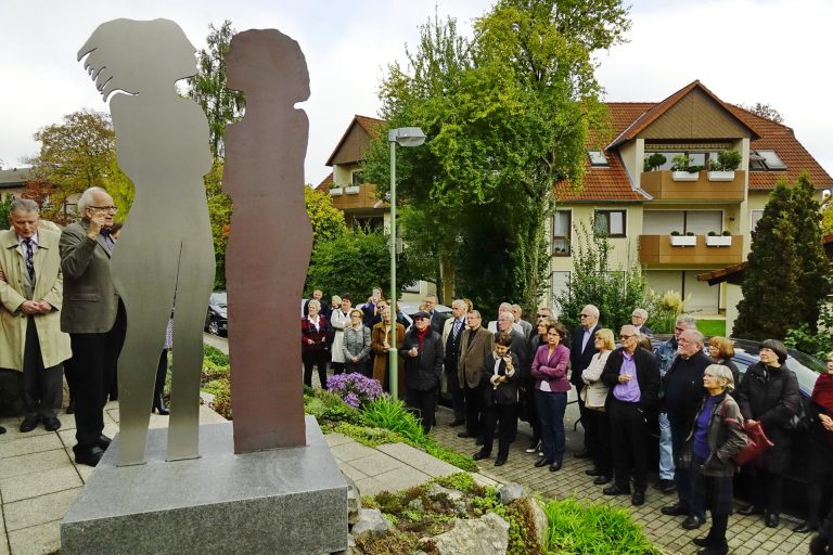 7_2016_ Dialog_Dialog_Edelstahl_Cortenstahl_Höhe_250 cm